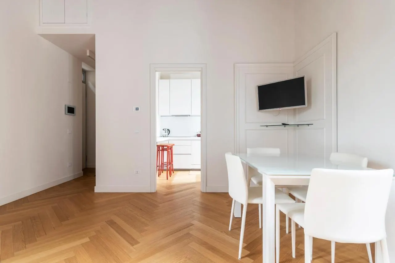Apartment Fifty Eight Suite Milan Santo Stefano Italy